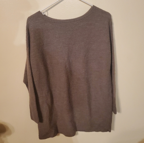 Tahari 100% Merino Wool Sweater - Picture 3 of 3